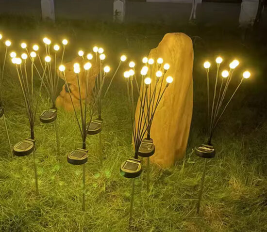 Universaalne päikesepatareiga valgustusega välidekoratsioon