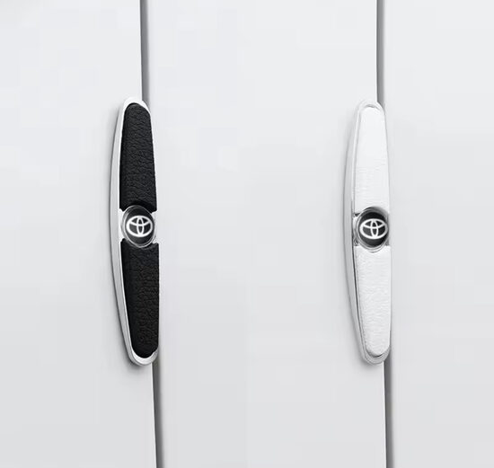 Universaalne autouksekaitse 4 tk (müüakse ilma logota)