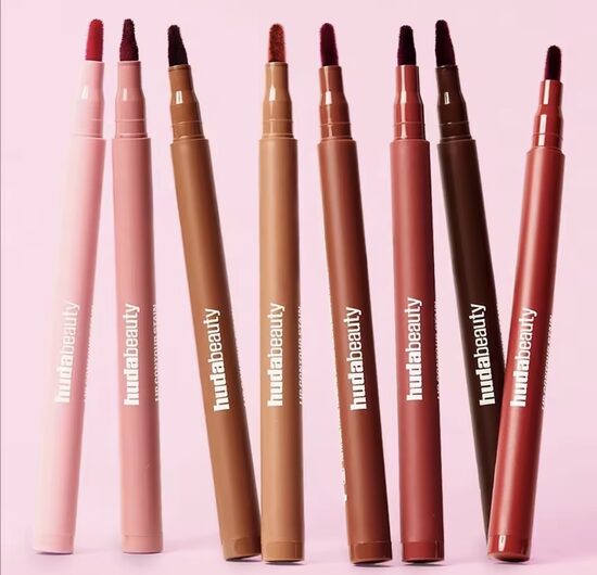 Universaalne huulepulgakomplekt